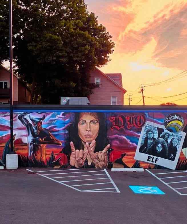 Ronnie James Dio, ya tiene un espectacular mural en su ciudad natal